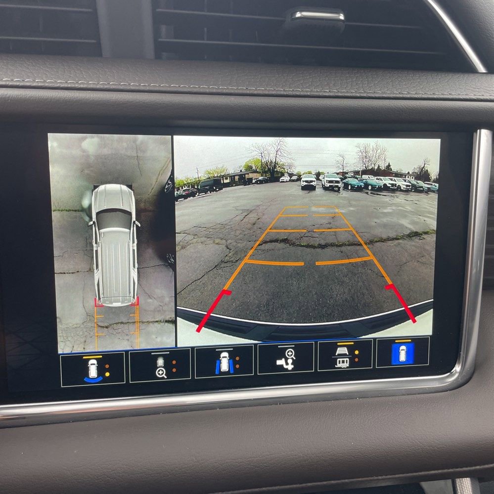 Used 2024 GMC Yukon XL Denali image 25