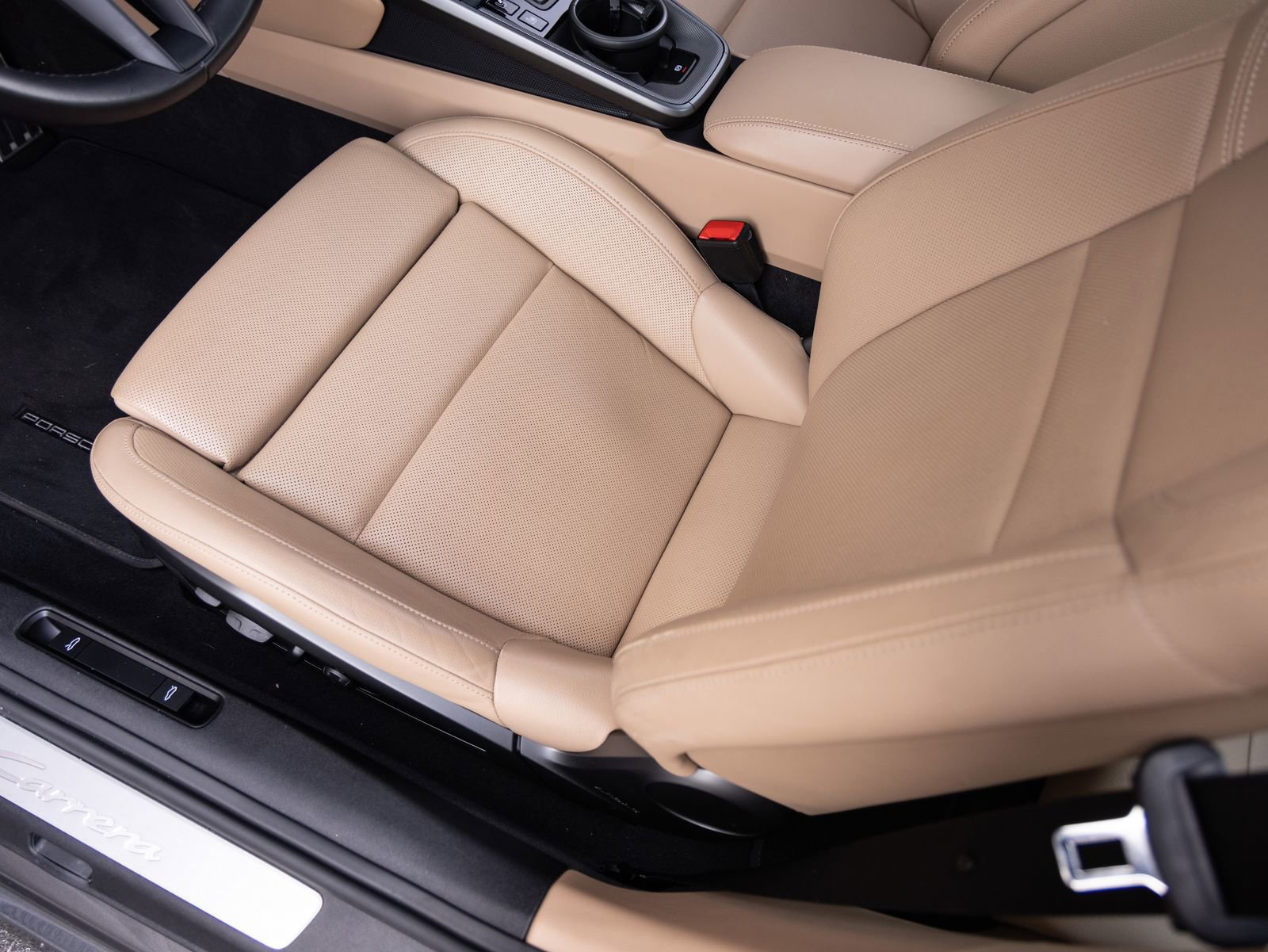 Certified 2024 Porsche 911 Carrera image 23