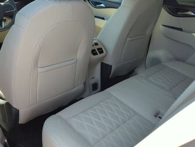 Used 2023 Buick Envision Avenir AWD/4WD image 18