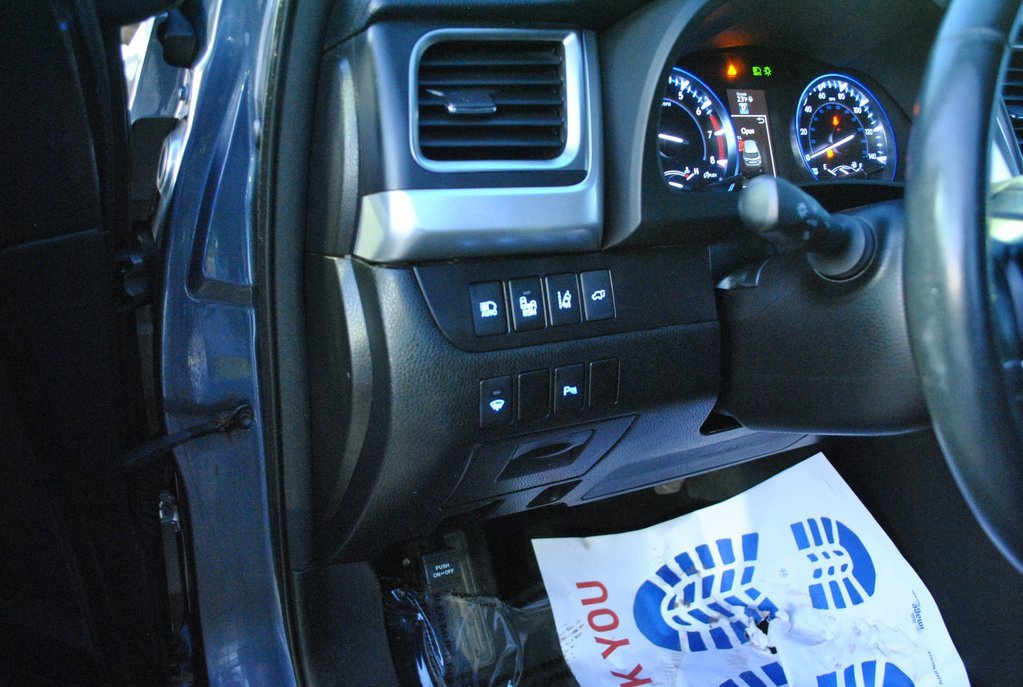 Used 2014 Toyota Highlander Limited image 20