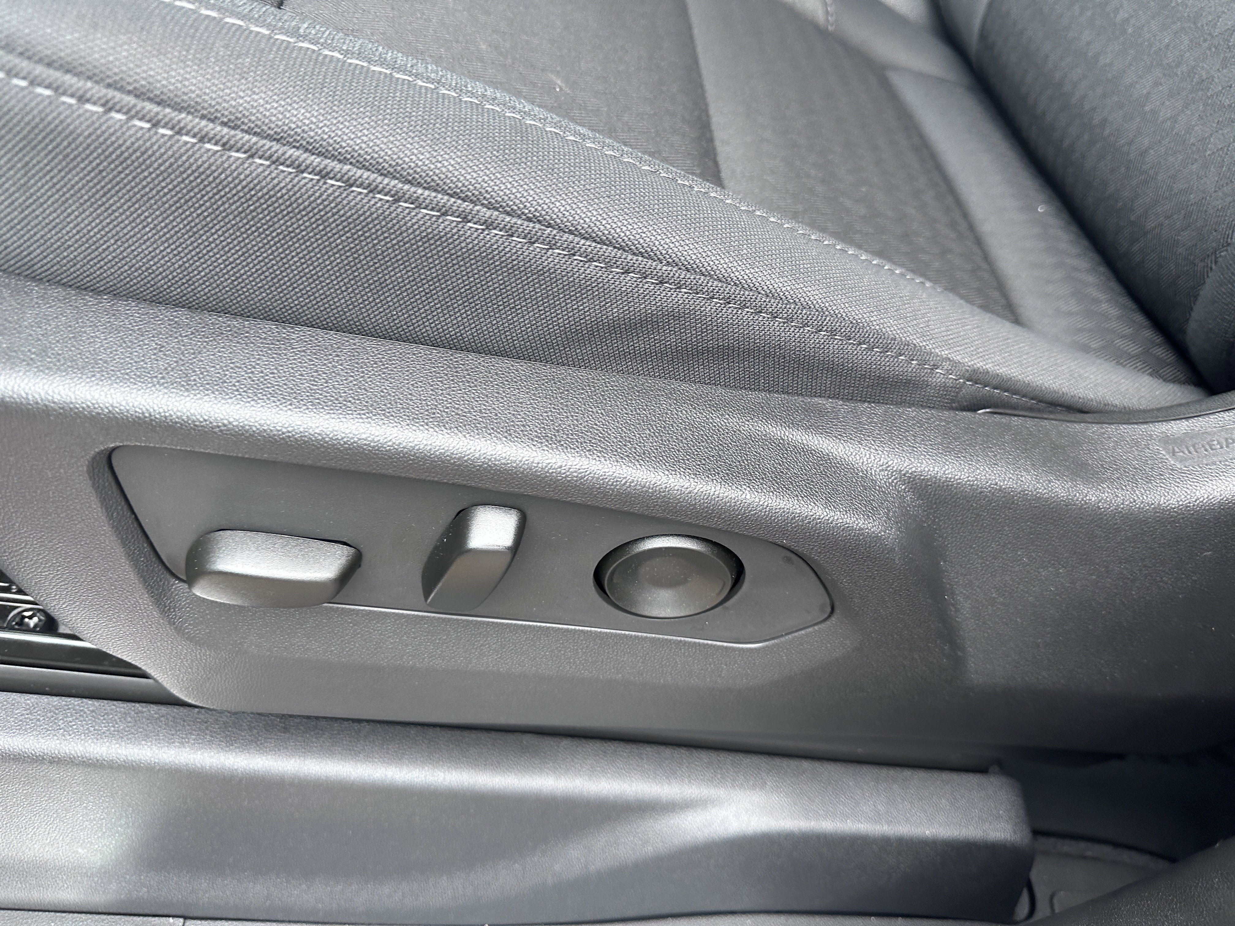 Used 2023 Chevrolet Silverado 1500 LT image 13