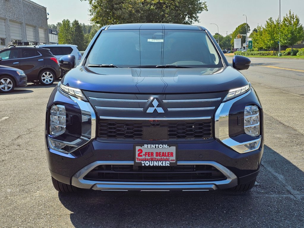New 2026 Mitsubishi Outlander SE AWD/4WD image 2