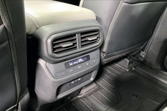 Used 2024 Honda Pilot Touring image 12