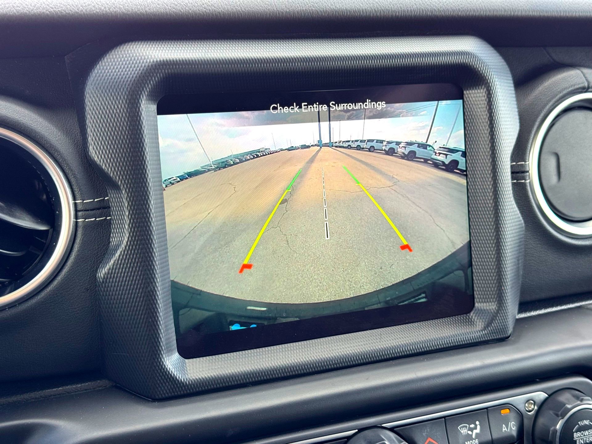 Used 2023 Jeep Wrangler Unlimited Sahara image 30