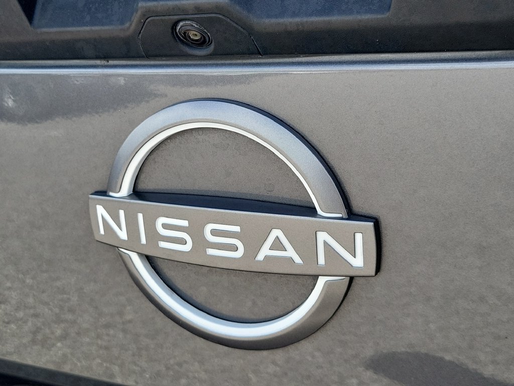 Certified 2023 Nissan Frontier SV w/ Midnight Edition Package RWD image 9