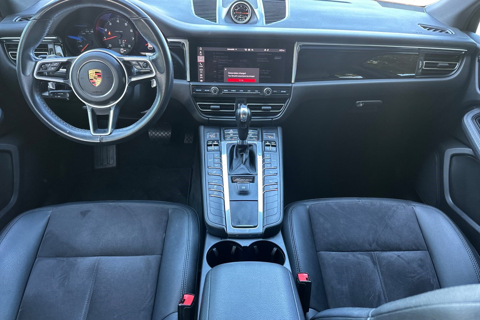 Used 2020 Porsche Macan AWD/4WD image 17
