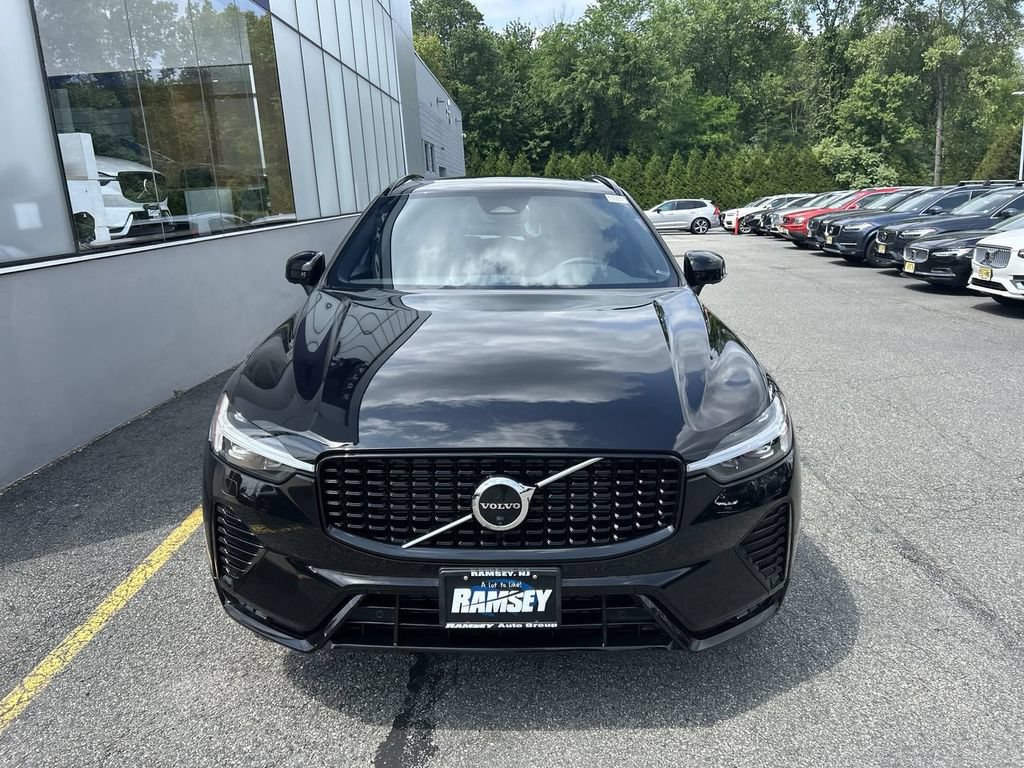 Certified 2023 Volvo XC60 B5 Plus w/ Climate Package AWD/4WD image 3