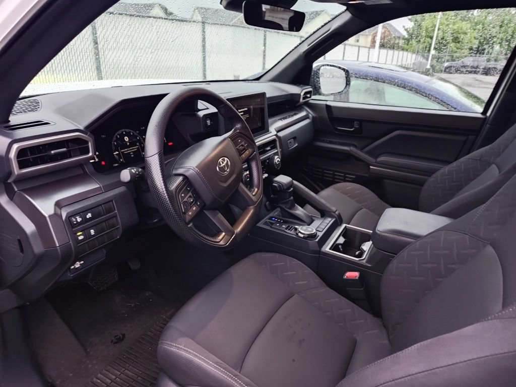 Used 2025 Toyota Tacoma SR5 AWD/4WD image 8