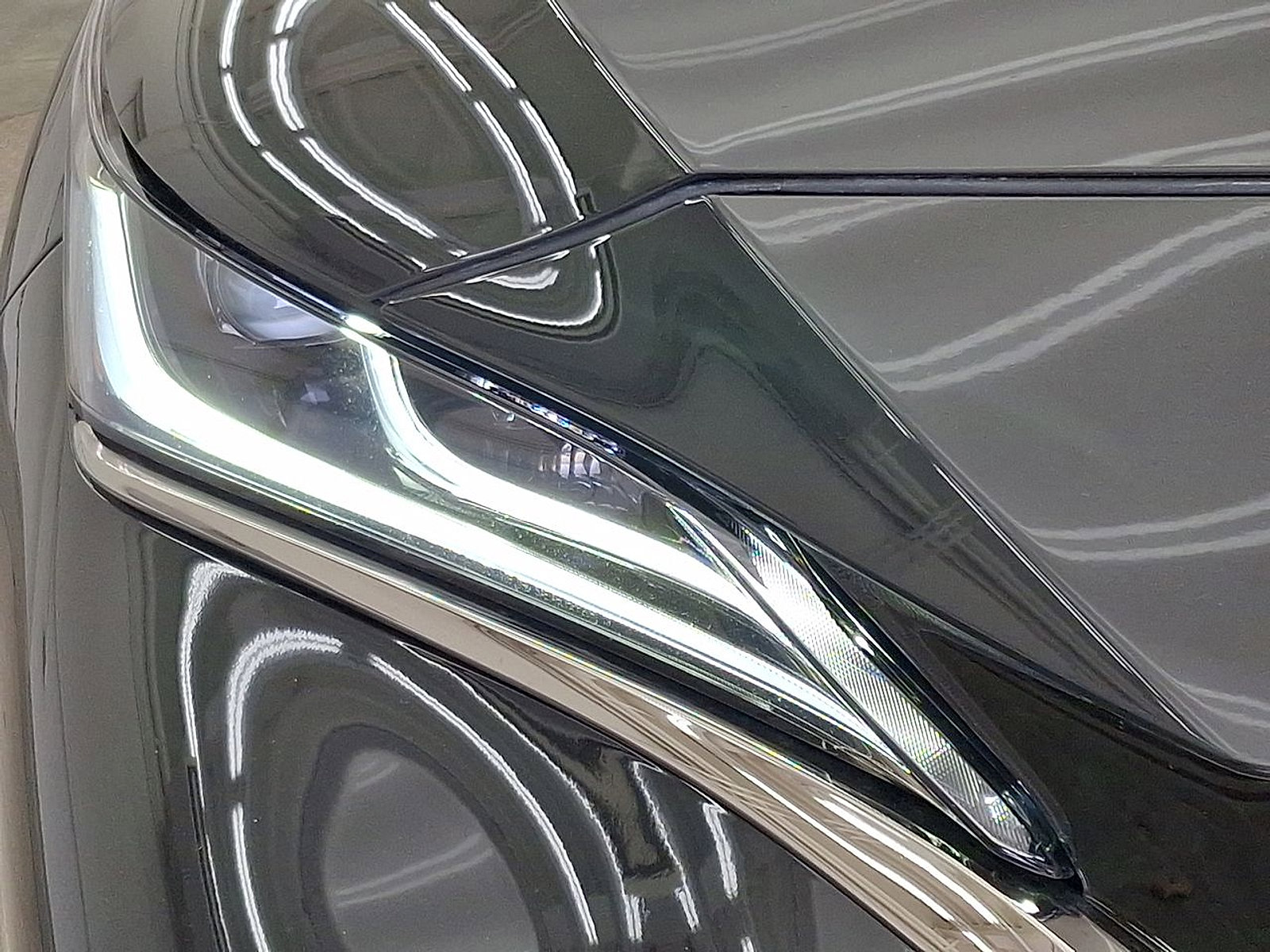 Certified 2024 Toyota Venza Nightshade image 27