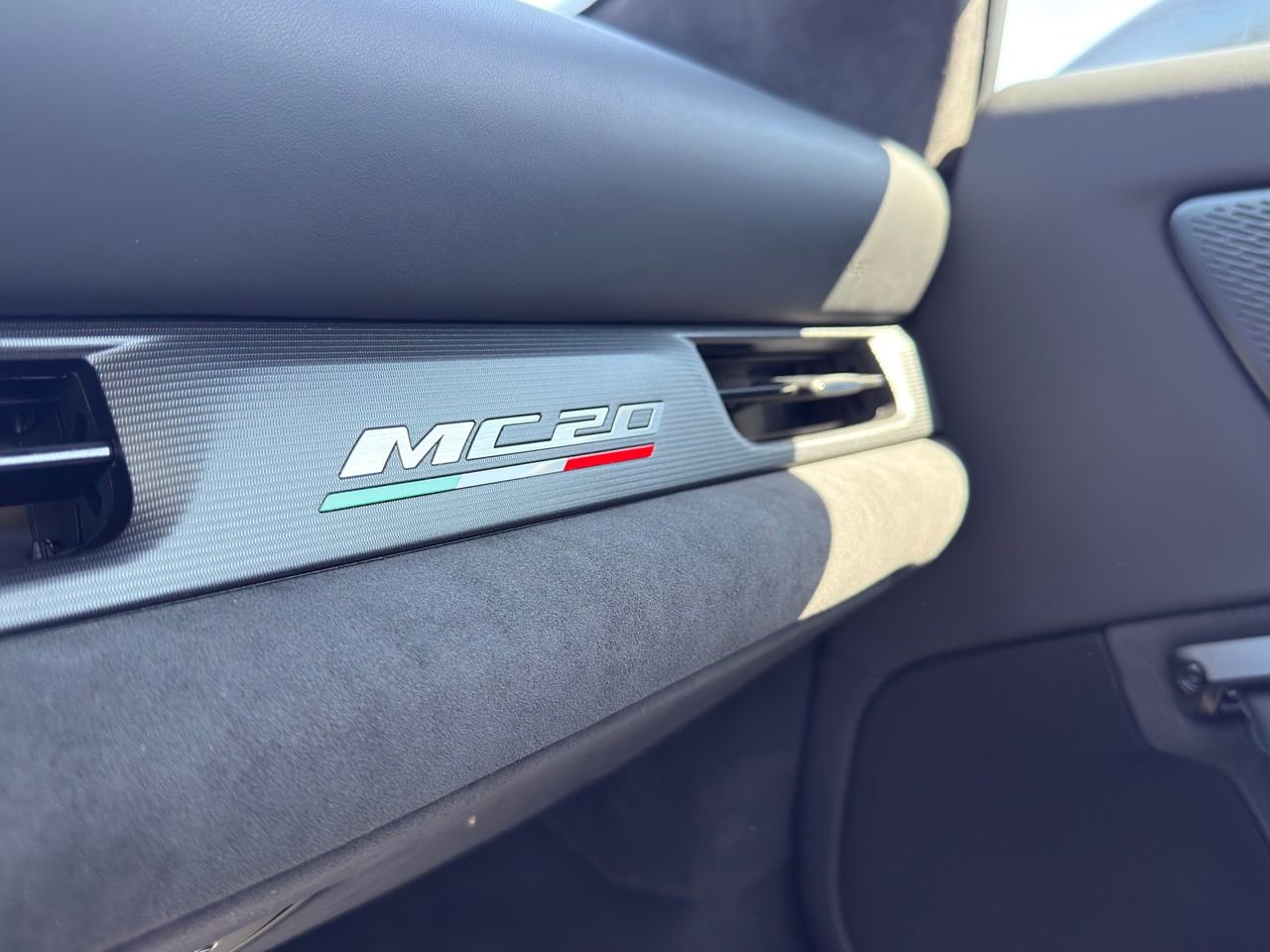 Used 2023 Maserati MC20 Spyder image 29