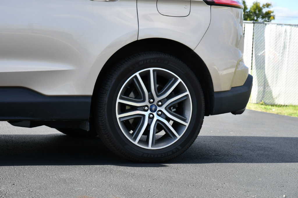 Used 2021 Ford Edge Titanium AWD/4WD image 11