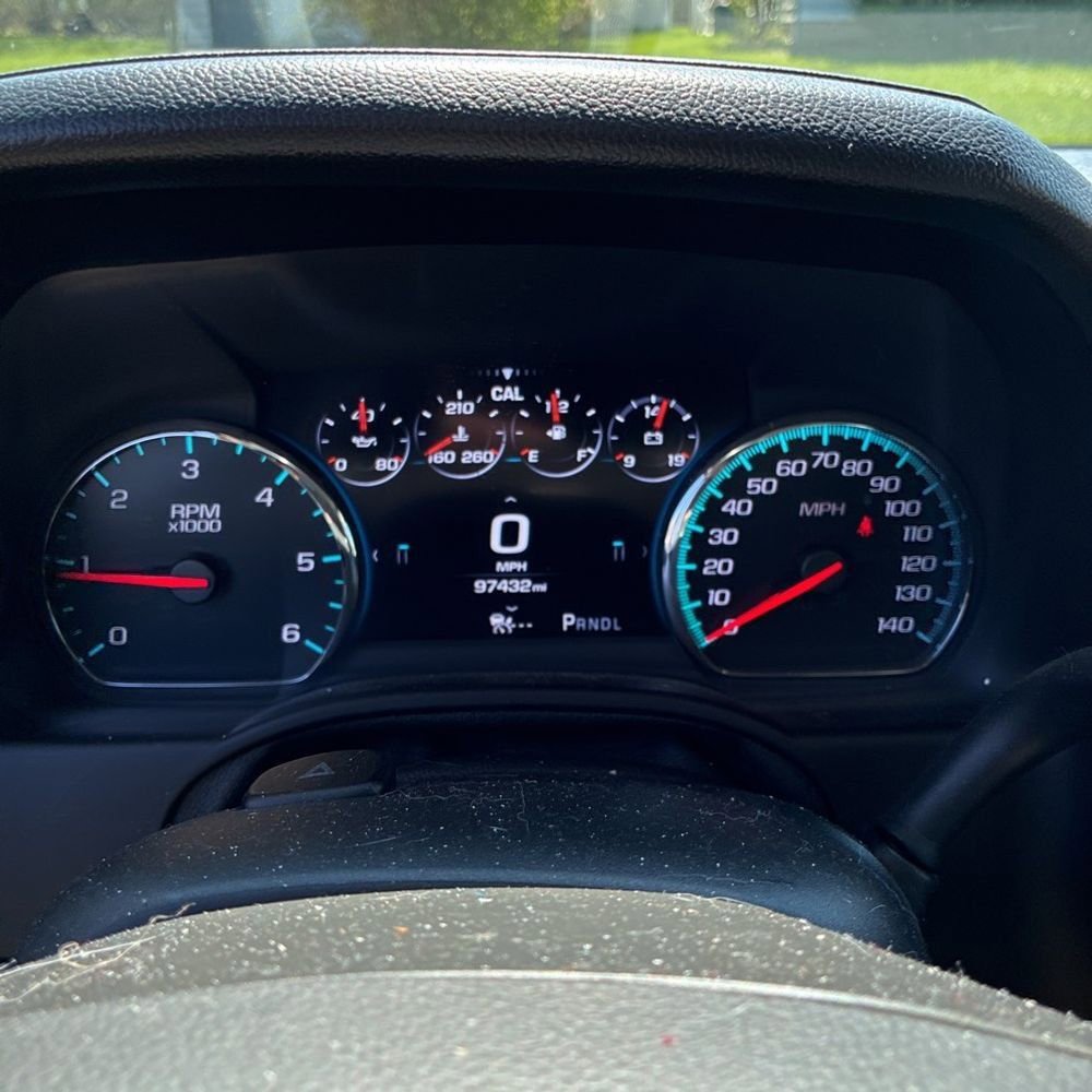 Used 2017 Chevrolet Suburban Premier image 10