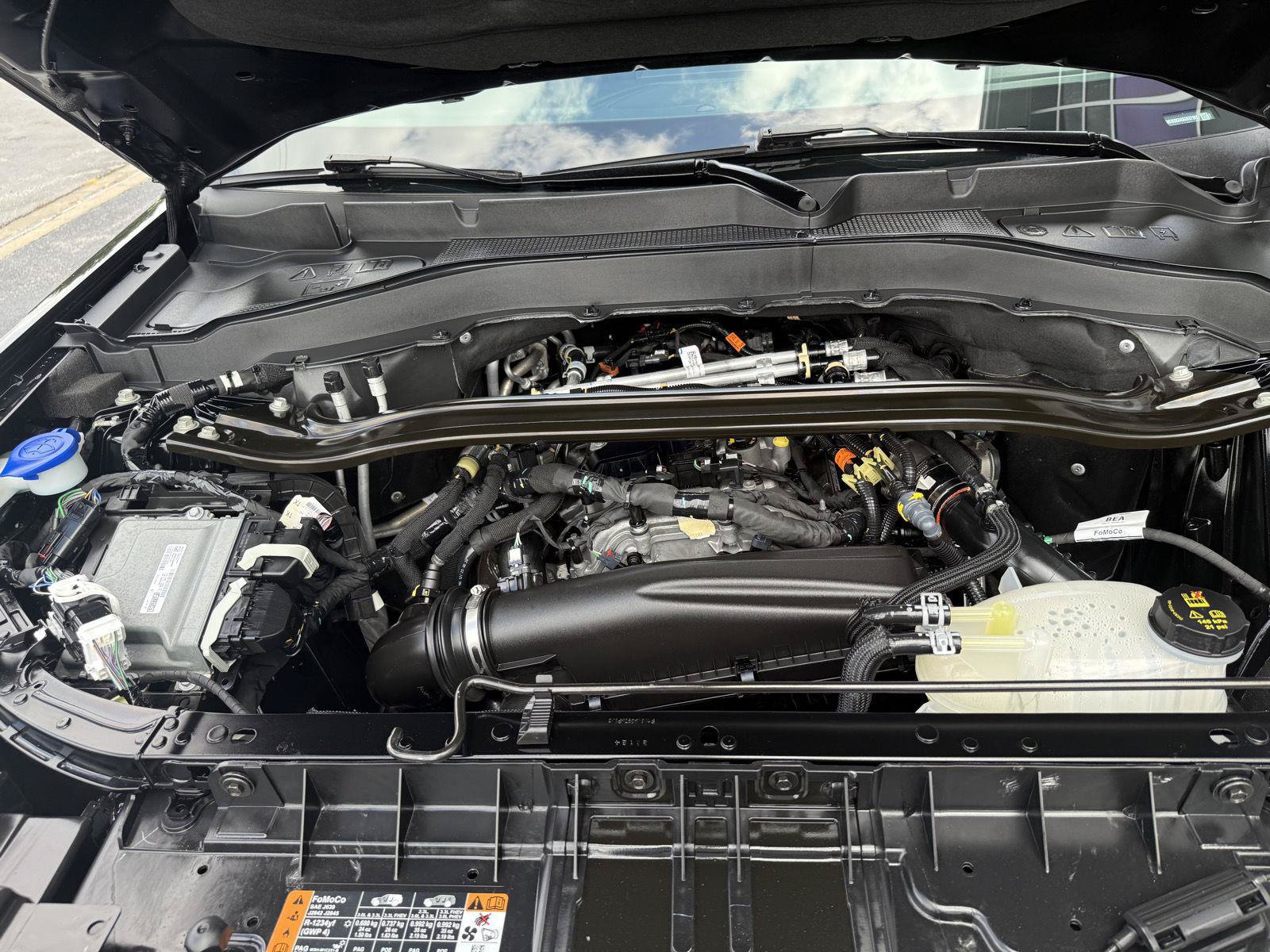 Used 2025 Ford Explorer ST-Line AWD/4WD image 41