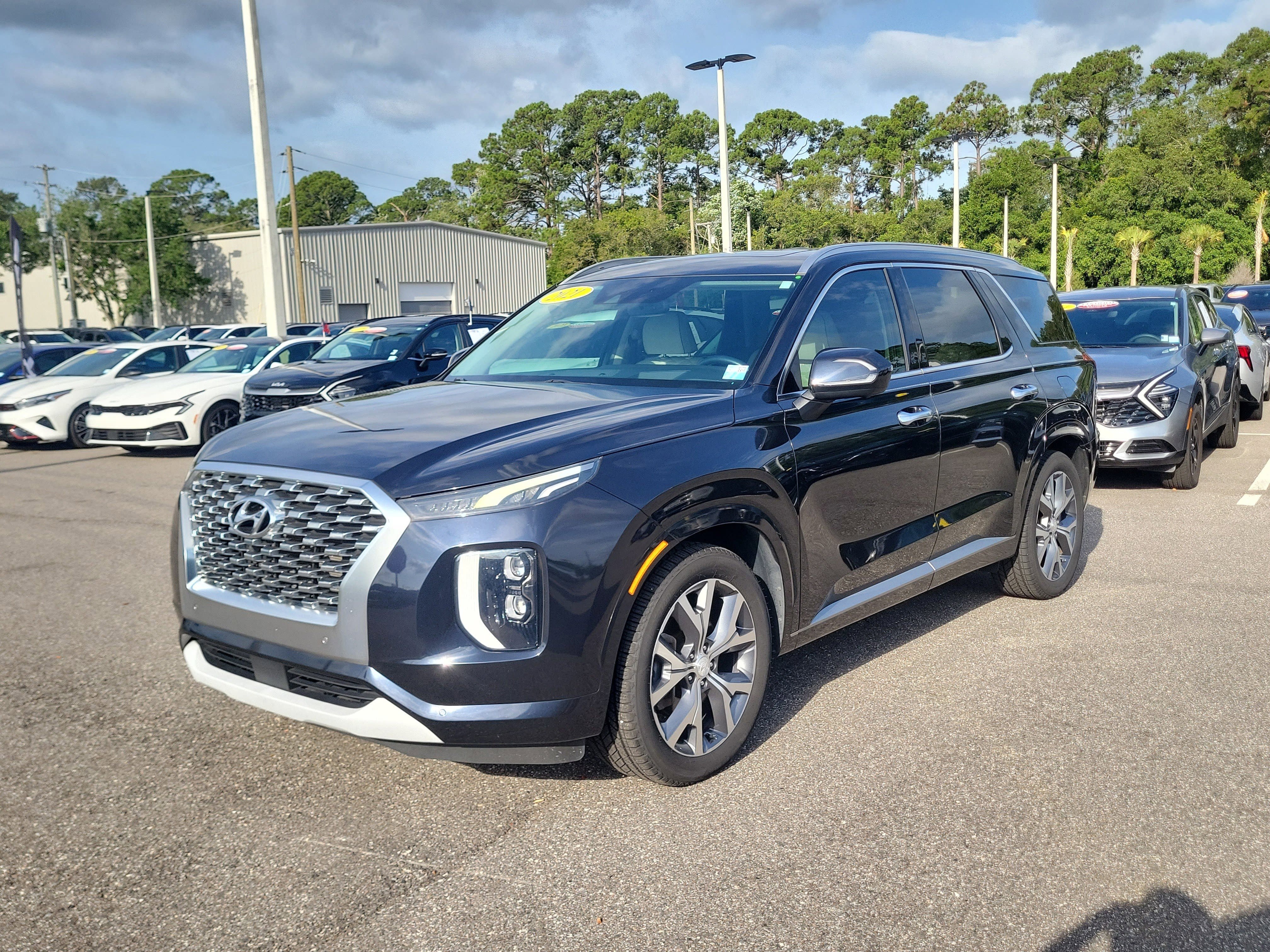 Used 2021 Hyundai Palisade Limited FWD image 3
