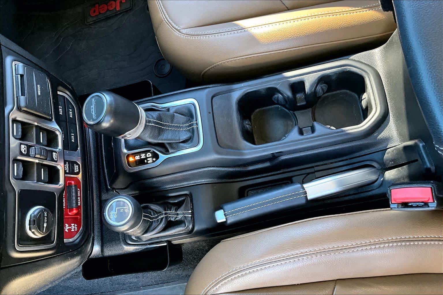 Used 2021 Jeep Gladiator Rubicon AWD/4WD image 14