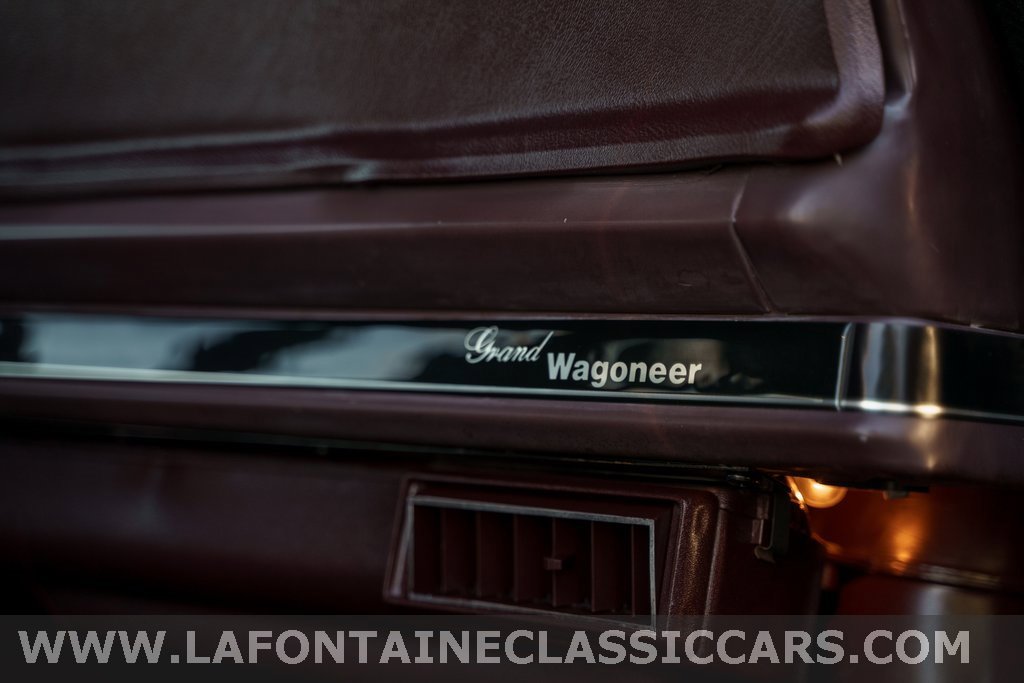 Used 1991 Jeep Grand Wagoneer Base image 99