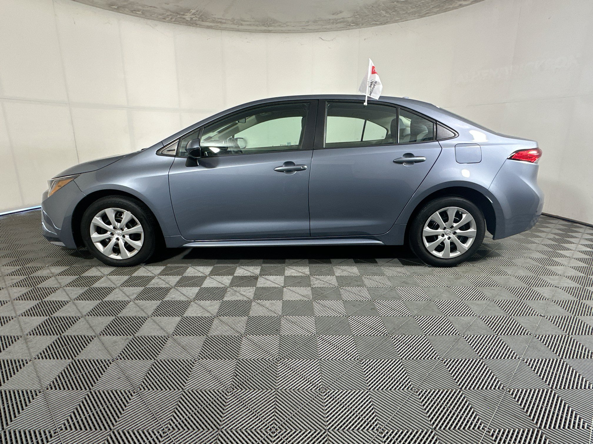 Used 2023 Toyota Corolla LE FWD image 6