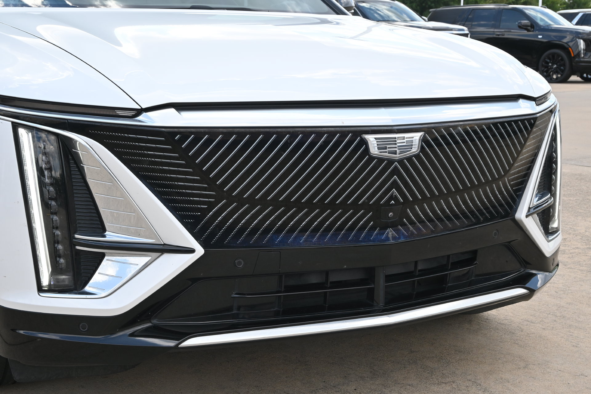 Certified 2024 Cadillac Lyriq Luxury w/ LPO, Floor Liner Package AWD/4WD image 27