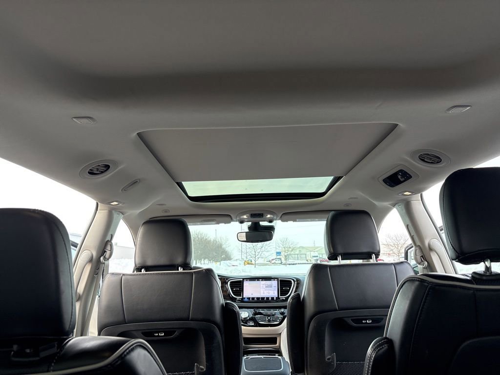 Used 2024 Chrysler Pacifica Limited FWD image 29