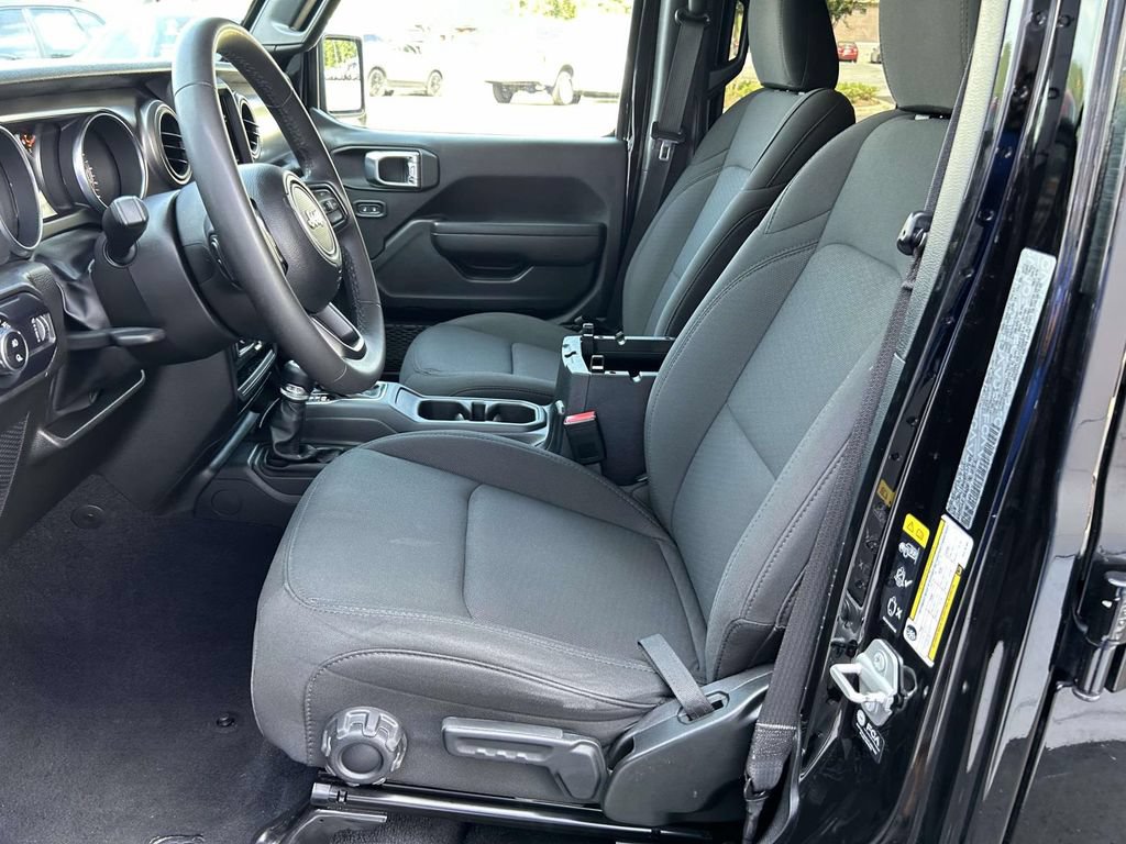 Used 2023 Jeep Gladiator Sport AWD/4WD image 12