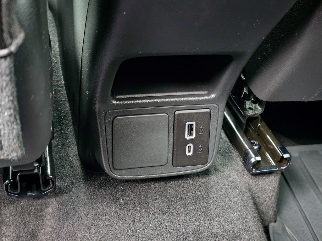 Used 2023 Buick Encore GX Preferred w/ Cold Weather Comfort Package AWD/4WD image 31