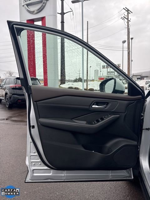 Certified 2023 Nissan Rogue SV w/ SV Premium B Package image 9