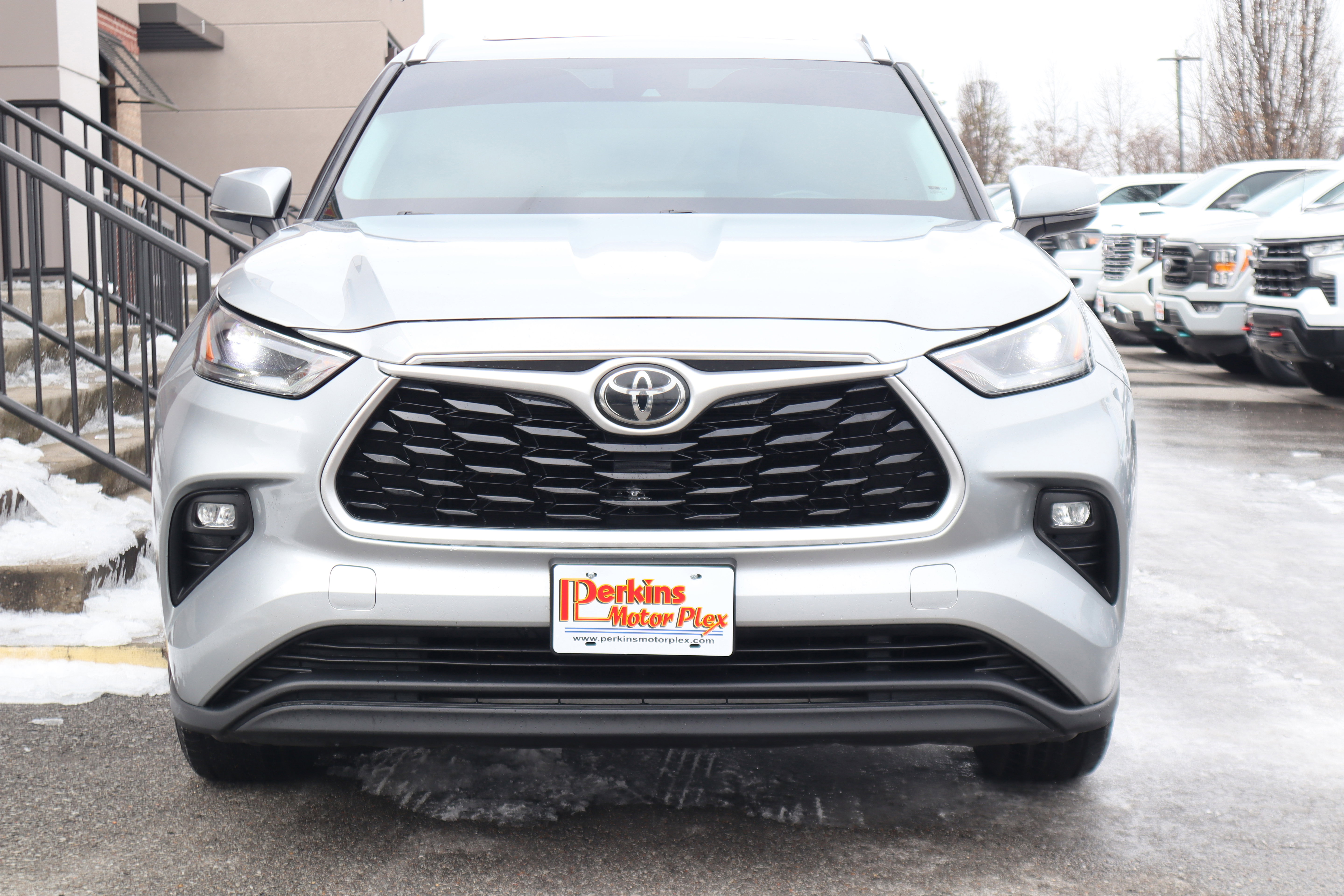 Used 2021 Toyota Highlander XLE image 4