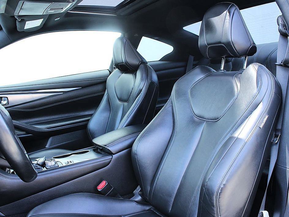 Used 2019 INFINITI Q60 3.0t Luxe w/ Essential Package RWD image 11
