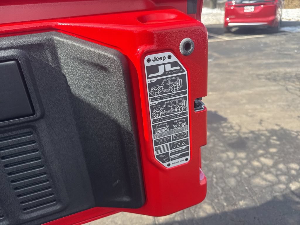 New 2025 Jeep Wrangler Unlimited Sahara AWD/4WD image 42