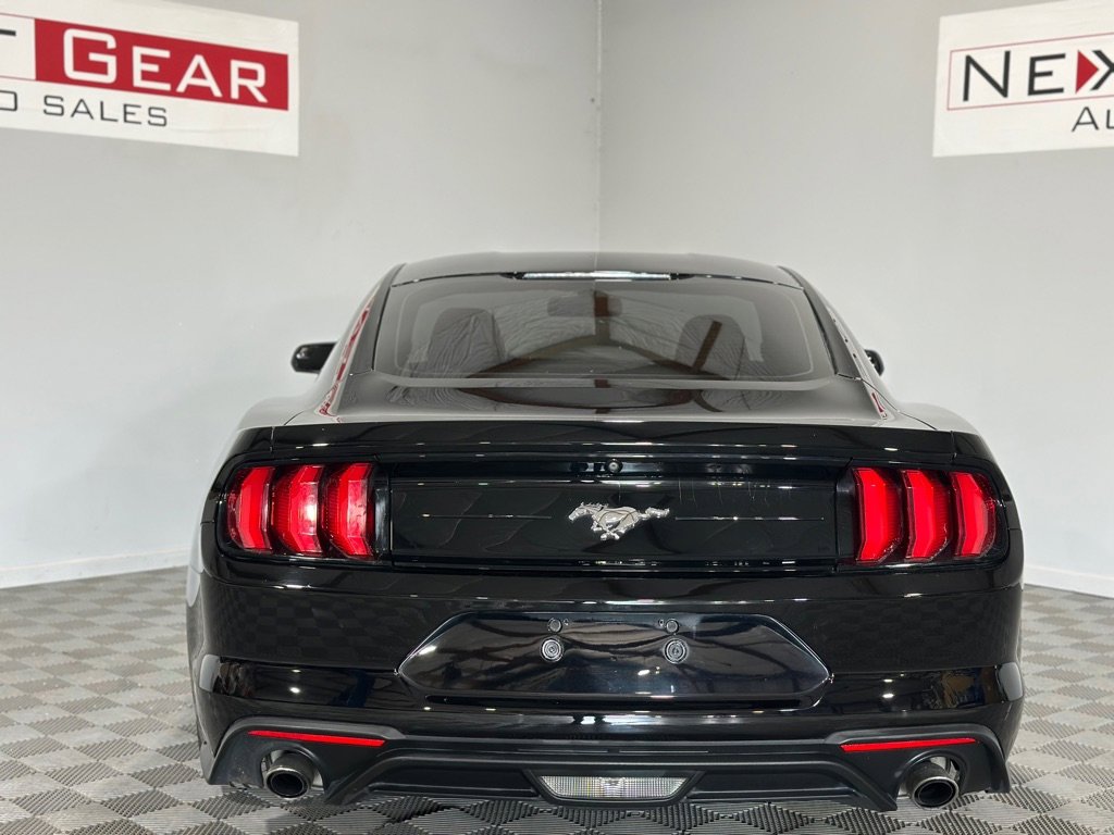 Used 2018 Ford Mustang Coupe image 9