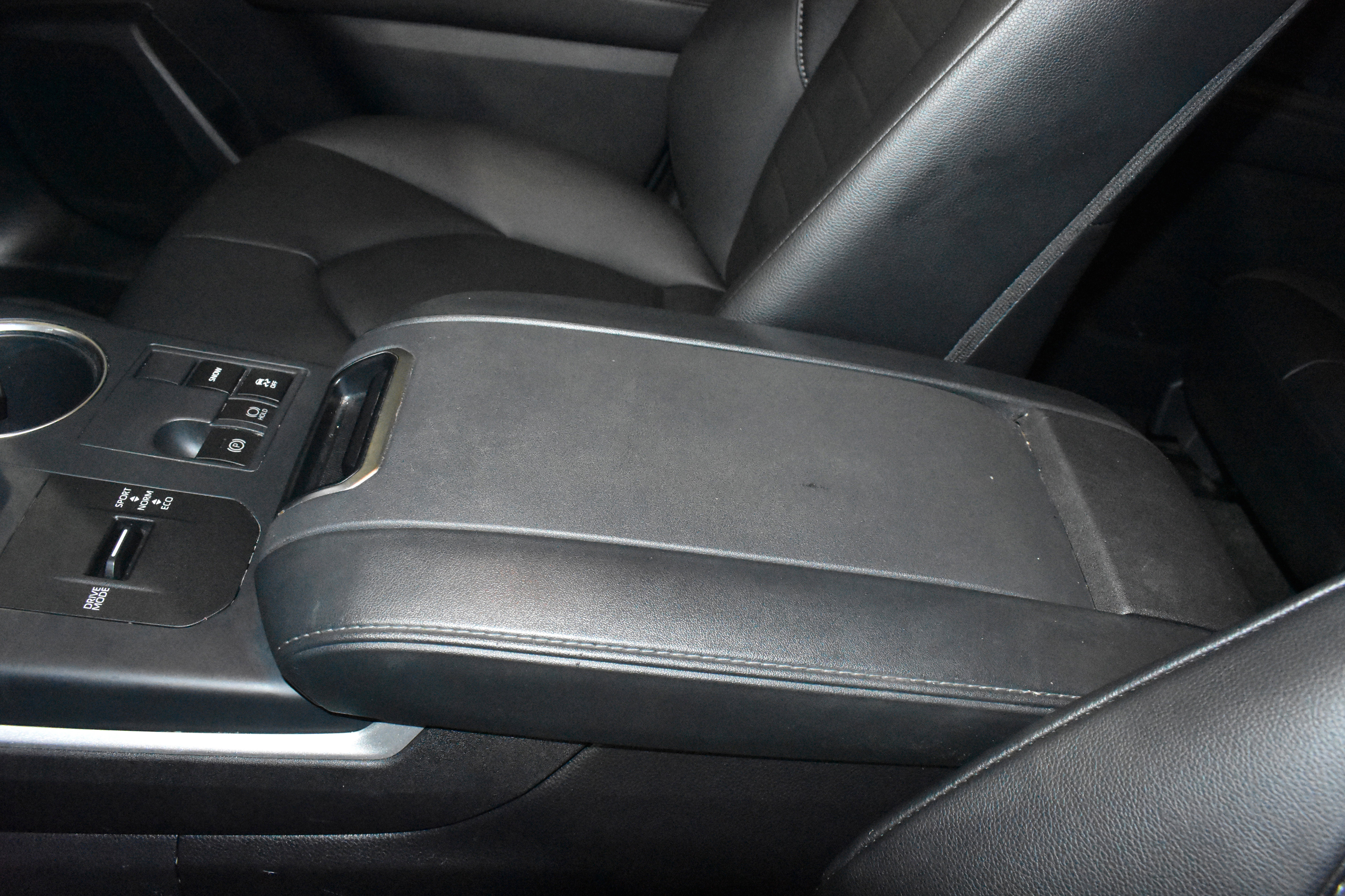 Used 2025 Toyota Highlander XLE FWD image 20
