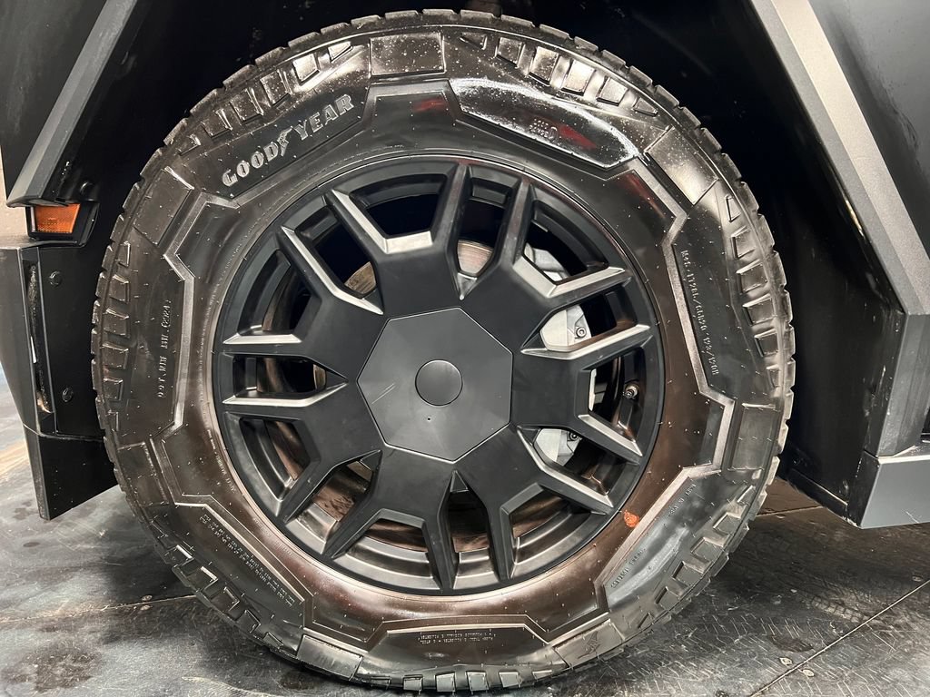 Used 2024 Tesla Cybertruck Cyberbeast AWD/4WD image 29