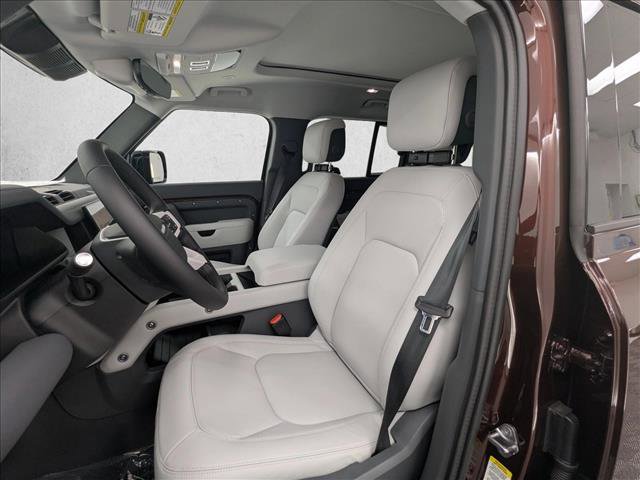 New 2025 Land Rover Defender 130 S image 5