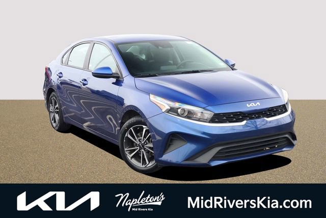 Used 2023 Kia Forte LXS image 1