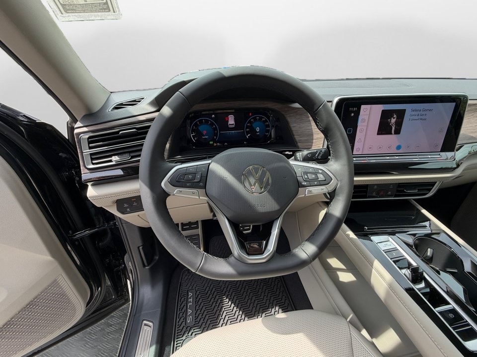 New 2026 Volkswagen Atlas SEL Premium R-Line AWD/4WD image 10