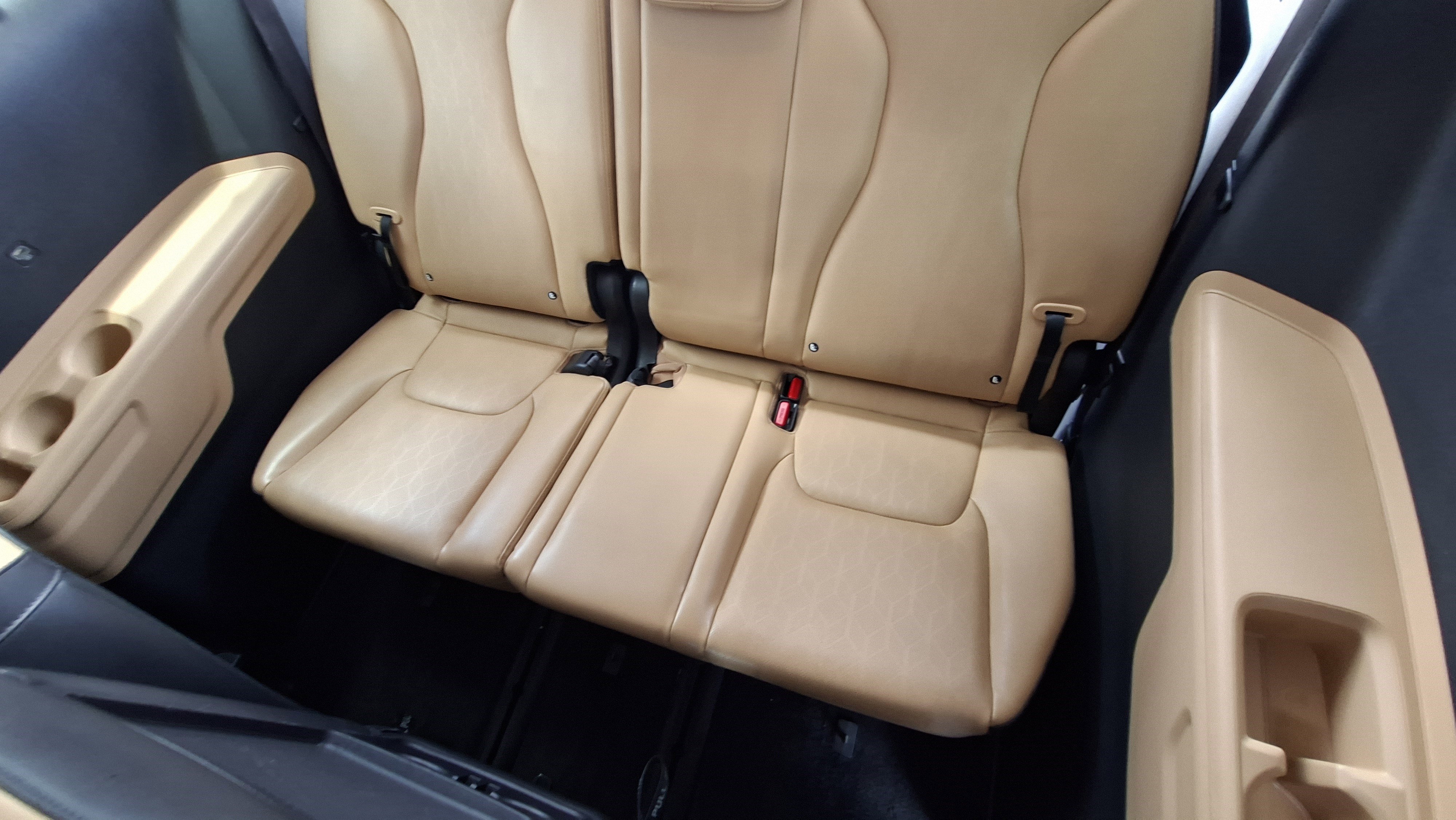 Used 2022 Kia Carnival EX FWD image 21