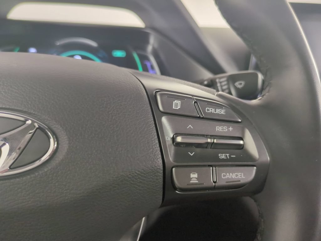 Used 2020 Hyundai Ioniq SEL FWD image 32