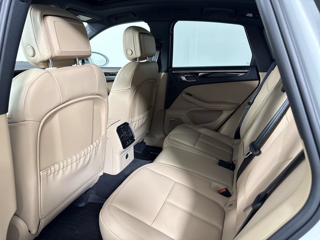 New 2026 Porsche Macan AWD/4WD image 25