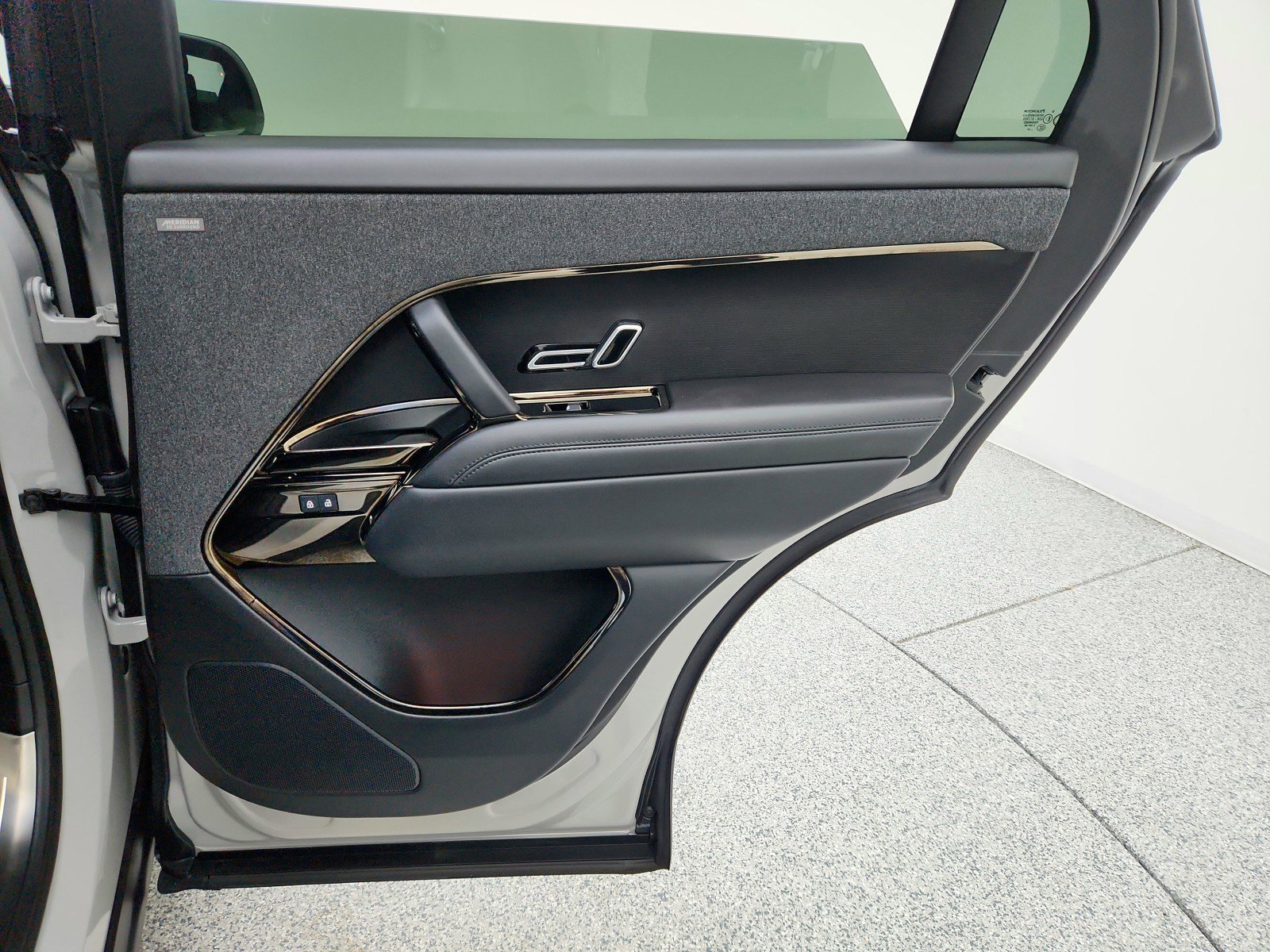 Used 2025 Land Rover Range Rover Sport Dynamic SE image 30