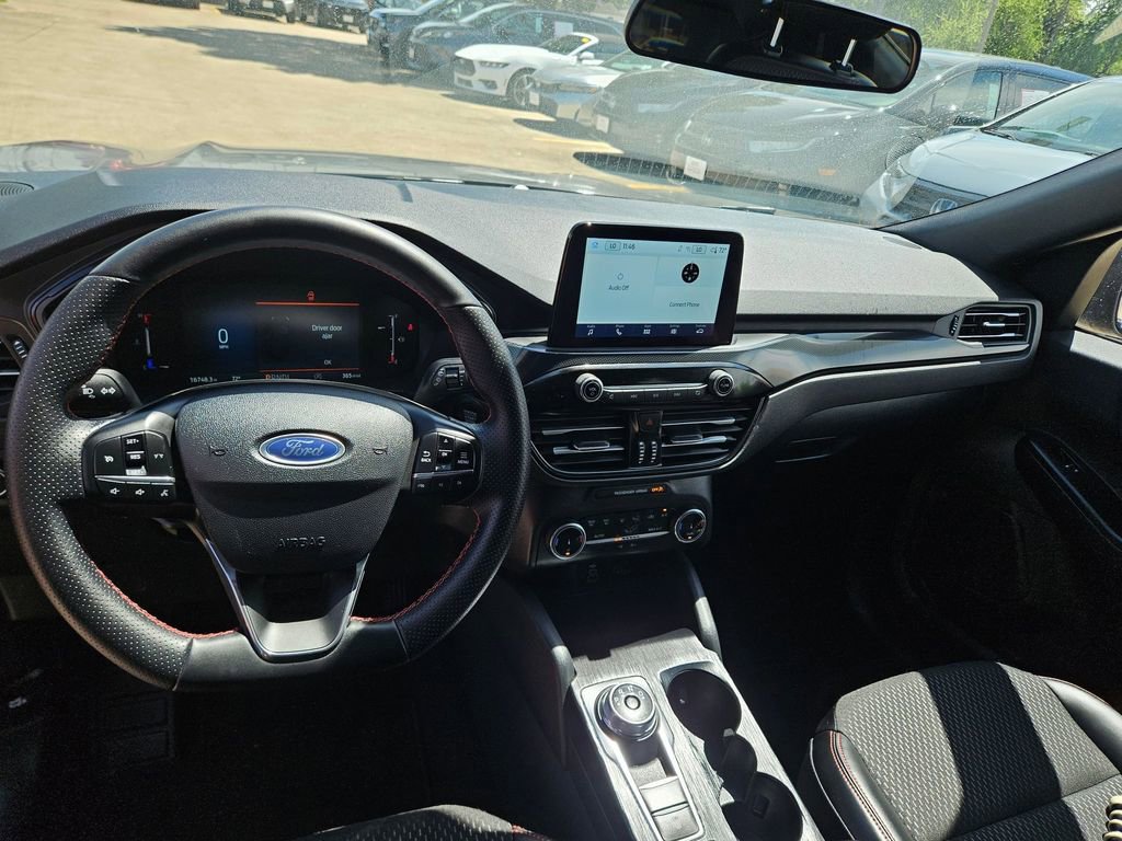 Used 2025 Ford Escape ST-Line image 16