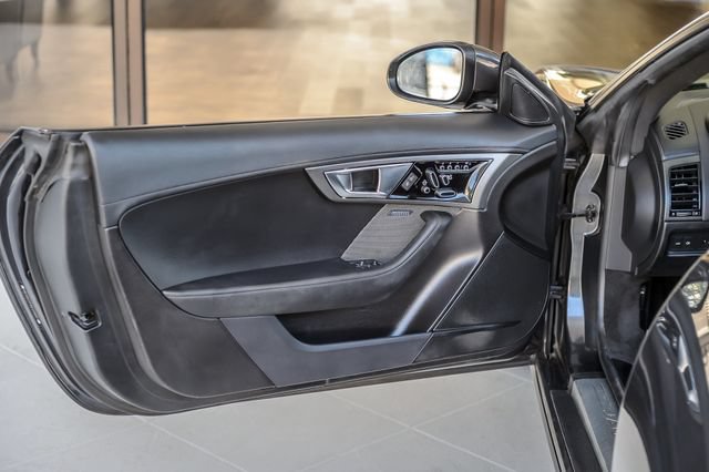 Used 2016 Jaguar F-TYPE Convertible RWD image 45