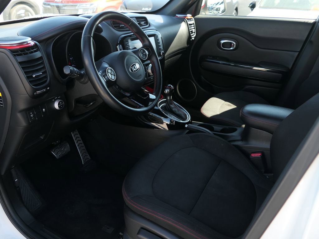 Used 2014 Kia Soul + FWD image 15
