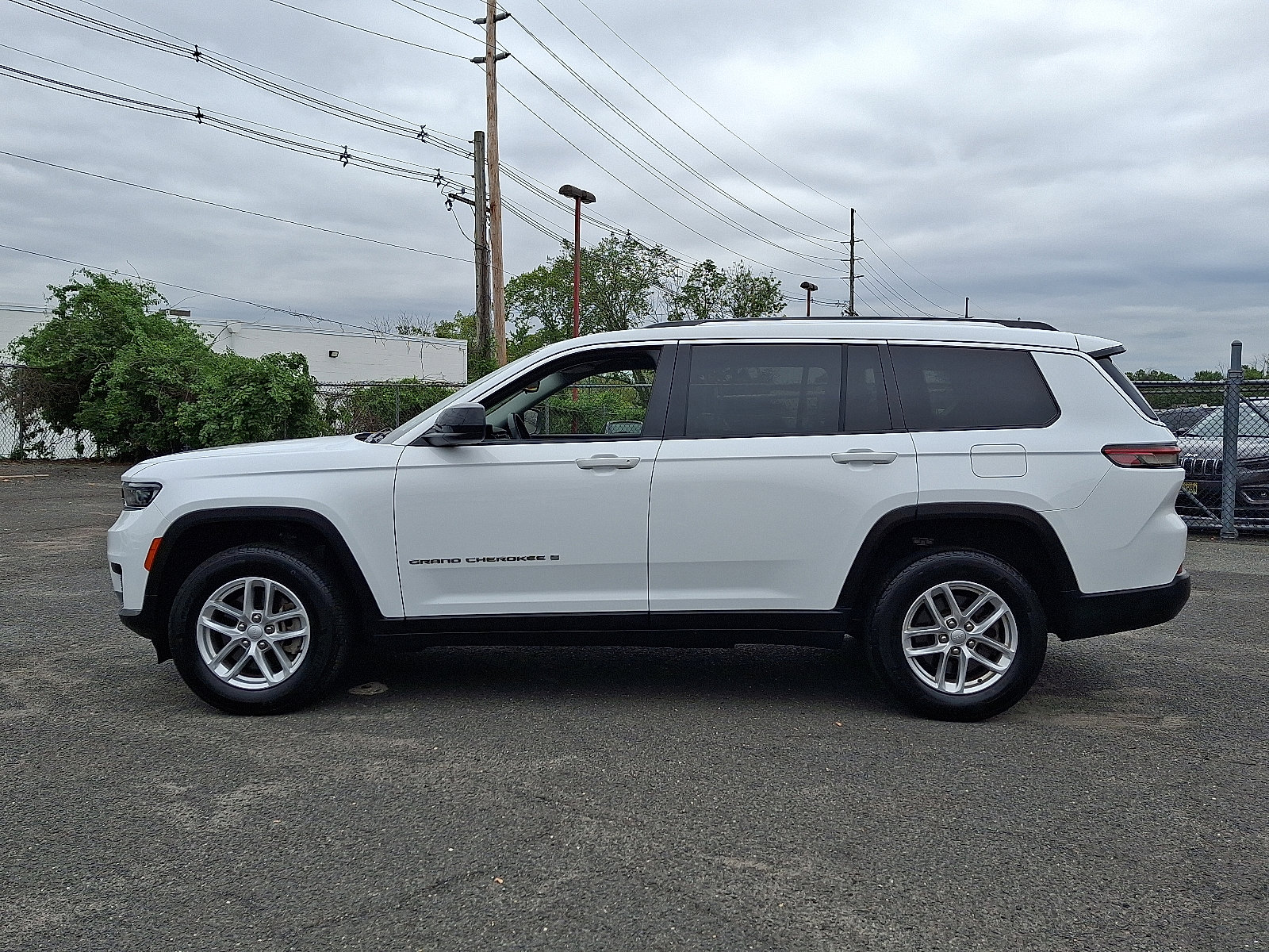 Used 2022 Jeep Grand Cherokee L Laredo w/ Luxury Tech Group I image 4