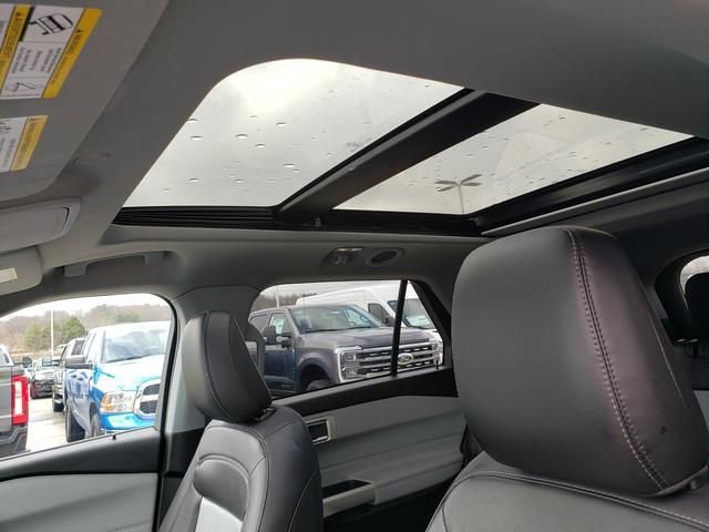 Used 2023 Ford Explorer XLT w/ Equipment Group 202A image 13