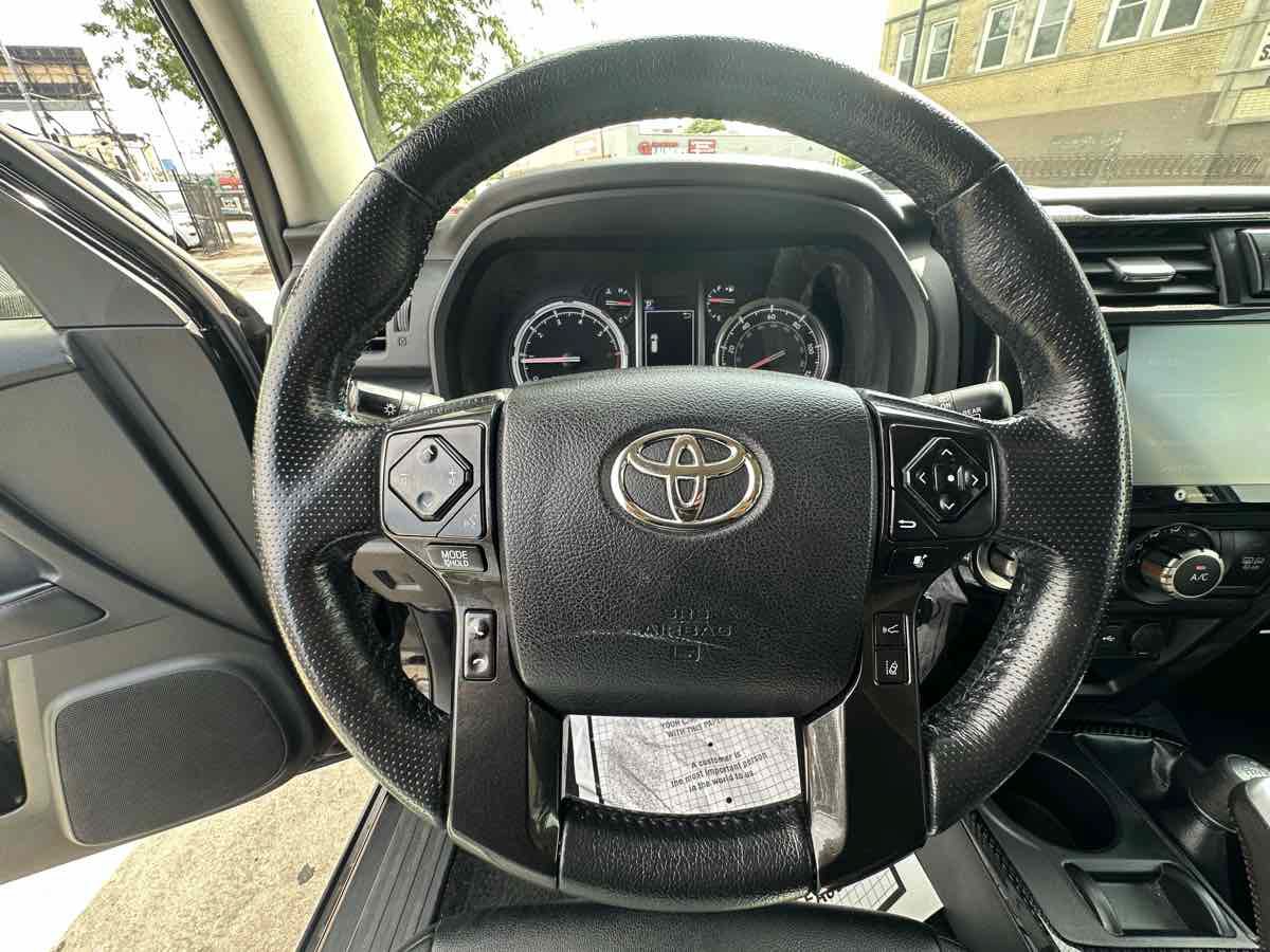 Used 2024 Toyota 4Runner TRD Off-Road Premium AWD/4WD image 15