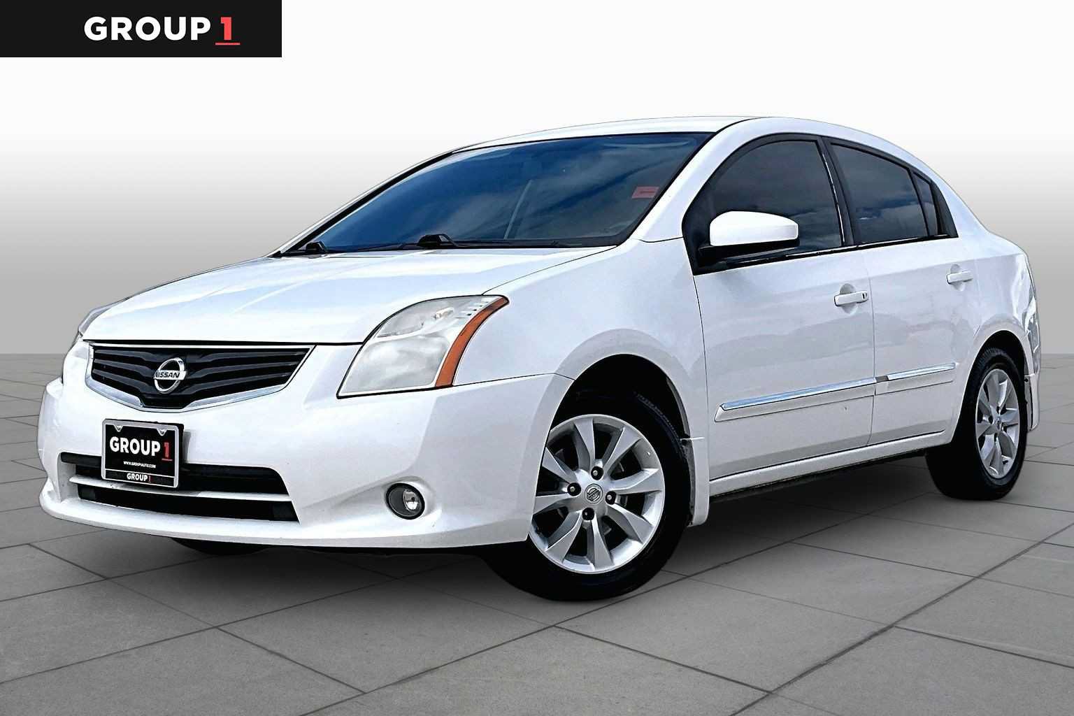 Used 2012 Nissan Sentra 2.0 SL w/ Navigation Pkg FWD image 1
