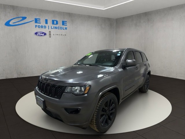 Used 2020 Jeep Grand Cherokee Altitude image 2