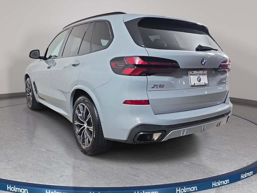 Used 2026 BMW X5 xDrive40i w/ M Sport Package AWD/4WD image 8