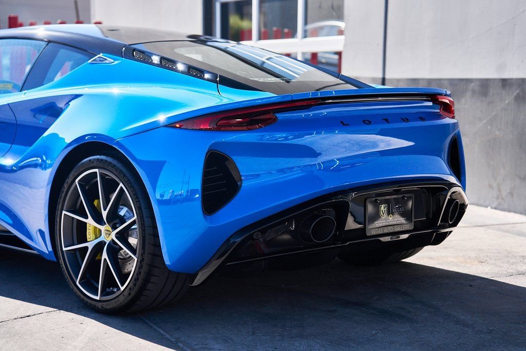 Used 2025 Lotus Emira RWD image 8