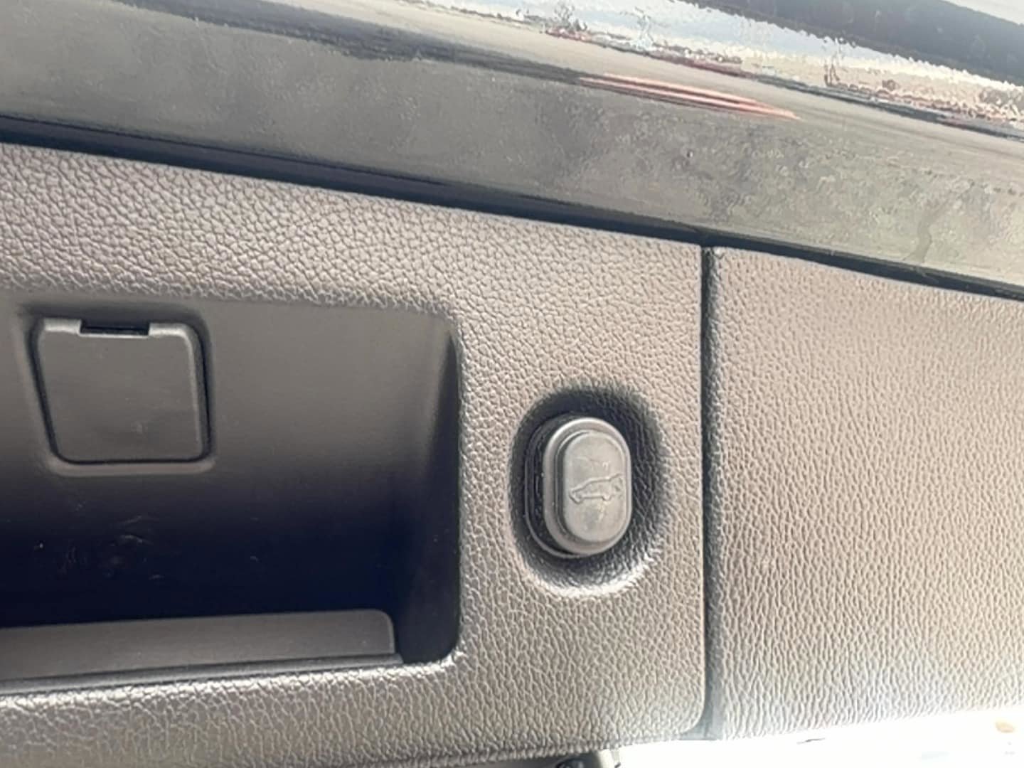 Used 2018 Chevrolet Tahoe LT AWD/4WD image 11